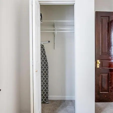 Lincoln Park 2br Nr L Clark St Dining Chi-336