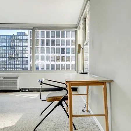 Apartment Gold Coast 3br W Gym Roof Nr Water Tower Chi-392