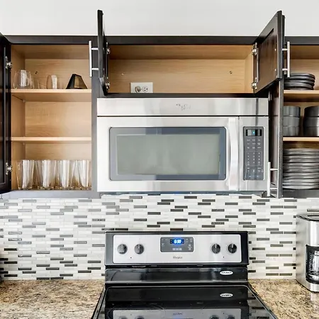 Apartment Gold Coast 3br W Gym Roof Nr Water Tower Chi-392