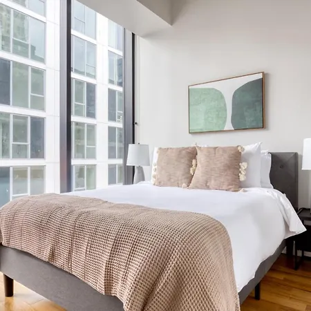 Apartment River North 1br W Gym Lounge Roof Nr Riverwalk Chi-895 *