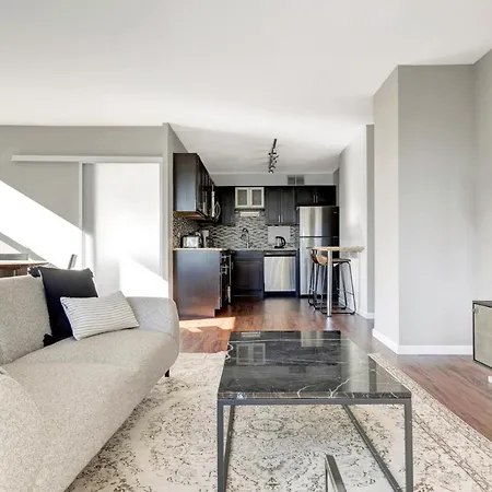 Apartment Gold Coast 3br W Gym Roof Nr Water Tower Chi-392 *