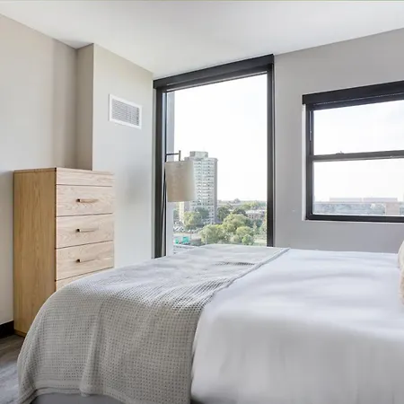 Medical District 1br W Gym Wd 1 Block To L Chi-429 Chicago