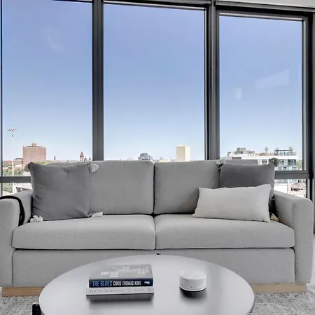 River W 2br W Rooftop Gym Nr Blue Line Chi-680 *