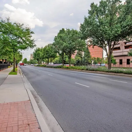 Medical District 1br W Wd Gym Nr Hospitals Chi-720 Apartment