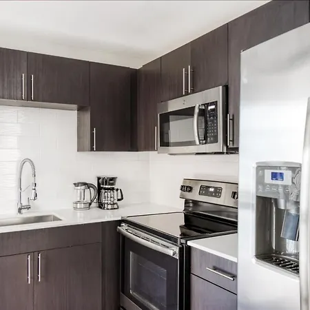 Gold Coast 2br W Gym Lounge 1 Block To L Chi-801 Apartment
