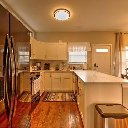 Holiday home Serene Urban House Next Transit Near Downtown Chicago