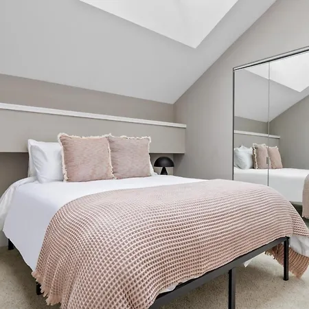 Apartment Loop 2br W Gym Doorman Same Block As L Chi-674 *