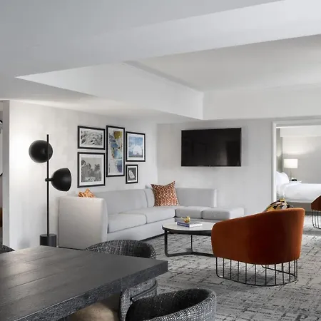 Voco Downtown - Riverwalk By Ihg Hotel