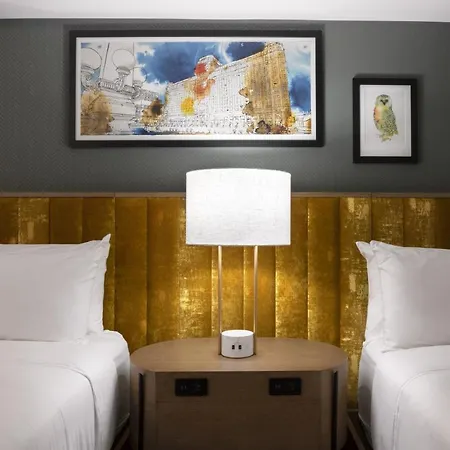 Voco Downtown - Riverwalk By Ihg Hotel