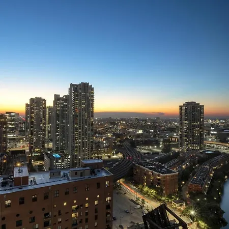 - Dwtn - The Mart By Ihg Chicago