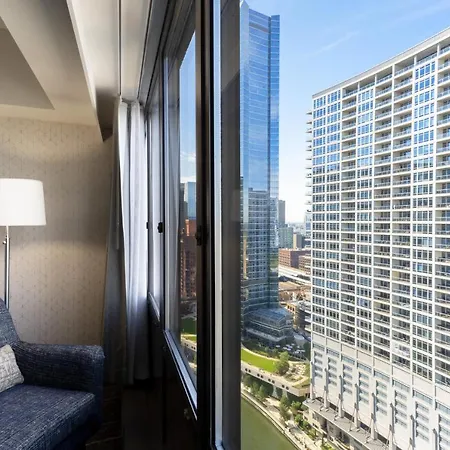 - Dwtn - The Mart By Ihg Hotel Chicago