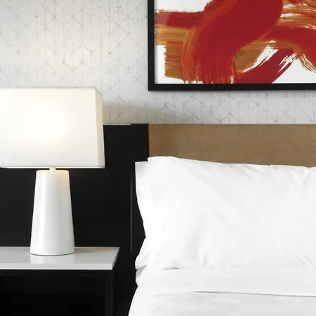 - Dwtn - The Mart By Ihg Hotel