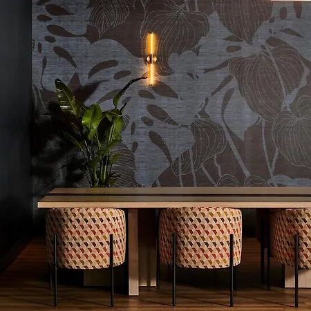 - Dwtn - The Mart By Ihg Hotel Chicago