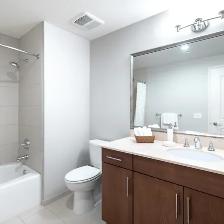 Waterfront Streeterville 1br W Pool Deck Gym Chi-182 Apartment