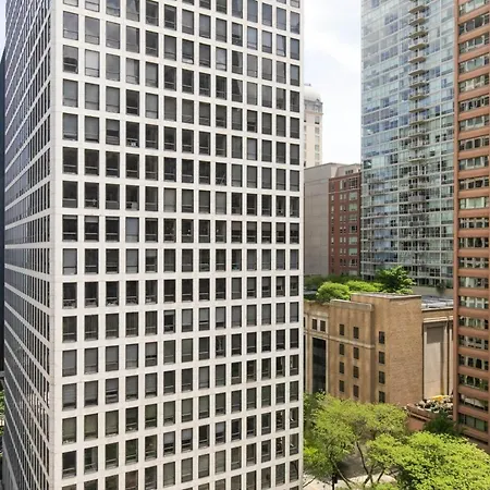 Apartment Gold Coast 2br W Gym Roof Nr Water Tower Chi-389