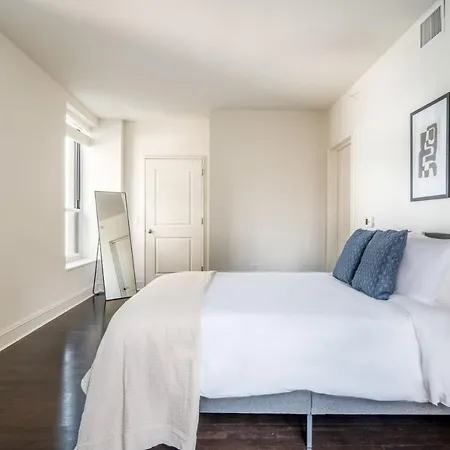 Streeterville 2br W Pool Roof Gym Nr Lakefront Chi-826