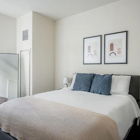 Streeterville 2br W Pool Roof Gym Nr Lakefront Chi-826 Chicago