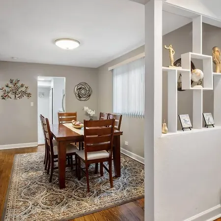 Charm Apartment Chicago