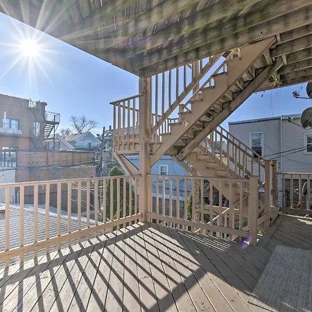 Apartment Elegant Retreat With Spacious Balcony! Chicago