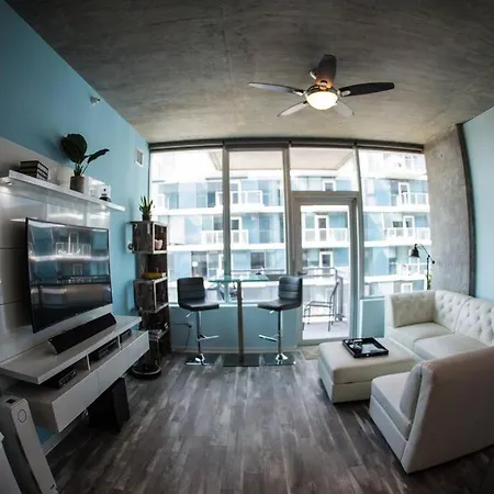 2 Bed 2 Bath Smart Loft In Prime Location * Chicago