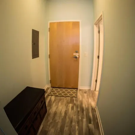 2 Bed 2 Bath Smart Loft In Prime Location *
