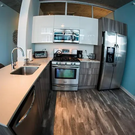 2 Bed 2 Bath Smart Loft In Prime Location Apartment Chicago