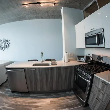 2 Bed 2 Bath Smart Loft In Prime Location Chicago