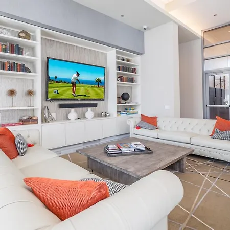K2 Sky High With Stunning Views In West Loop Apartment
