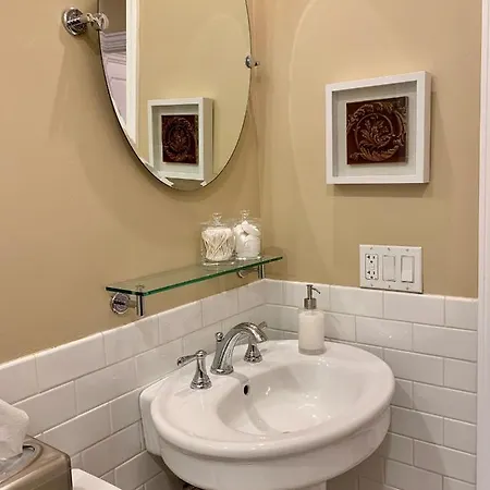 Apartment 1f Cozy In Little Italy Near Downtown West Loop United Center *