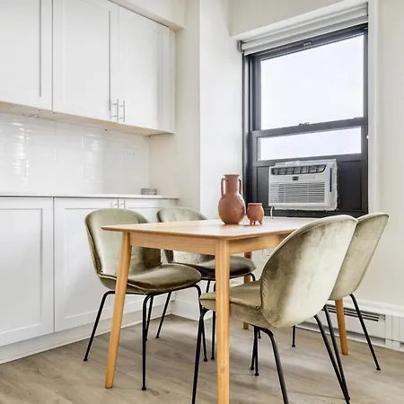 Apartment Gold Coast 2br W Doorman Gym 2 Blocks To L Chi-556