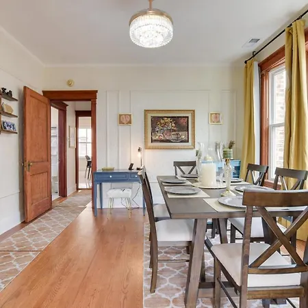 Apartment Chic About 1 Mi To Wrigley Field! Chicago