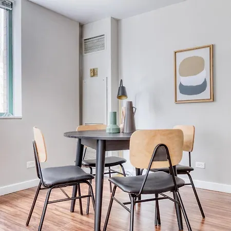 Streeterville 1br W Pool Deck Nr Park Chi-585