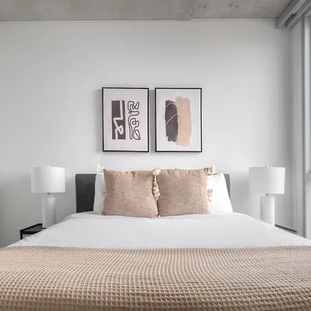 Near North 1br W Doorman Wd Gym Nr I-90 Chi-873 *