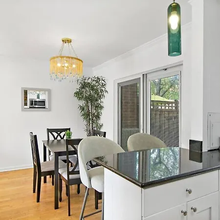 Apartment Great Location-lincoln Park/wrigleyville +parking! *