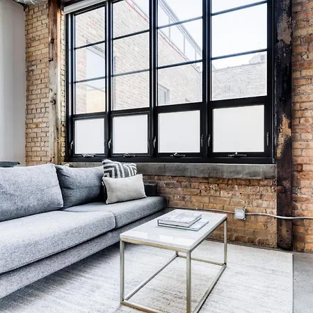 Lincoln Park W Lounge Gym Nr Depaul Chi-569 * Chicago