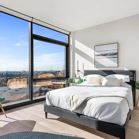 Avra Stylish Prime West Loop Location Near Union Park Apartment *
