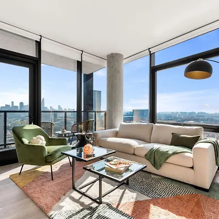 Avra Stylish Prime West Loop Location Near Union Park Apartment