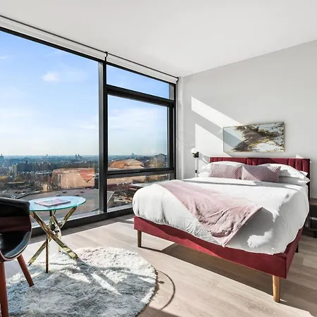 Avra Stylish Prime West Loop Location Near Union Park Apartment