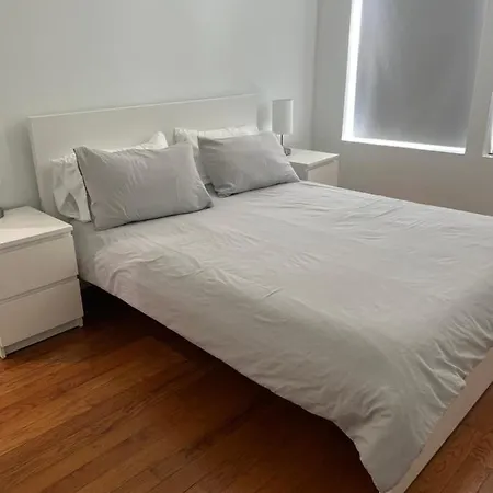 Adorable 2 Bedroom With Free Street Parking Apartment Chicago