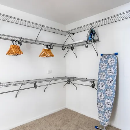 Gold Coast 3br W Gym Roof Nr Water Tower Chi-391 * Chicago