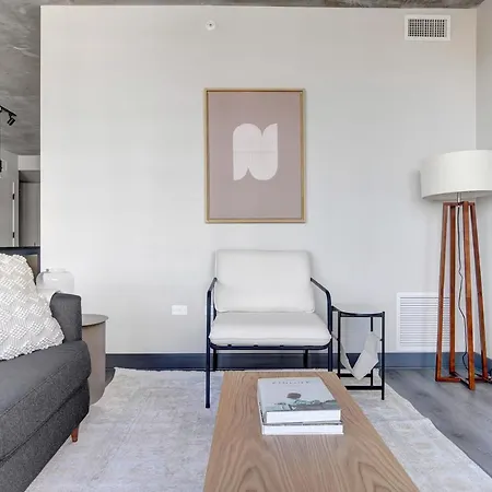 W Loop 2br W Gym Pool Lounge 2 Blocks From L Chi-489