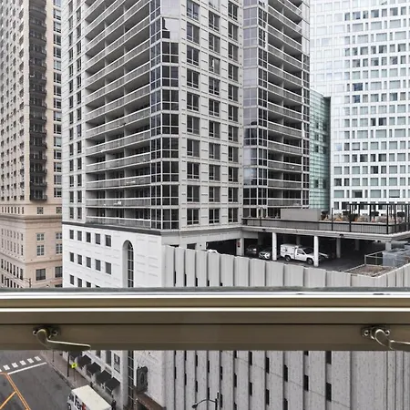 Gold Coast 1br W Deck Gym Lounge 1 Block To L Chi-650 Apartment Chicago