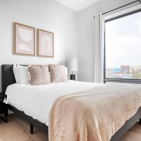 Bucktown 2br Nr I-90 Chi-844 Chicago