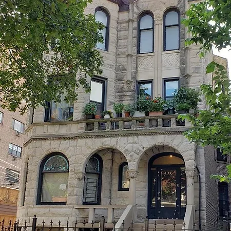 Sleeps 10-20 Free Tv & Parking Apartment *