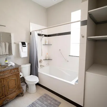 Sleeps 10-20 Free Tv & Parking