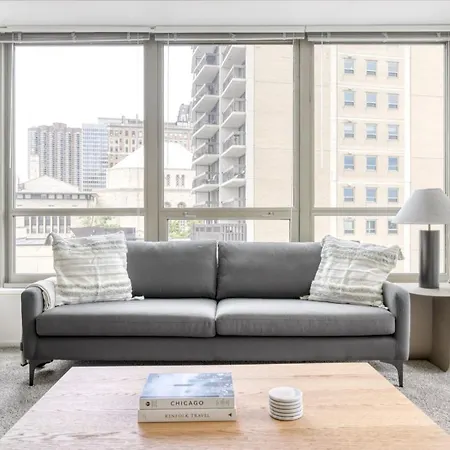 Lakeview 2br W Deck Pool Gym Nr Lincoln Park Chi-716 Apartment