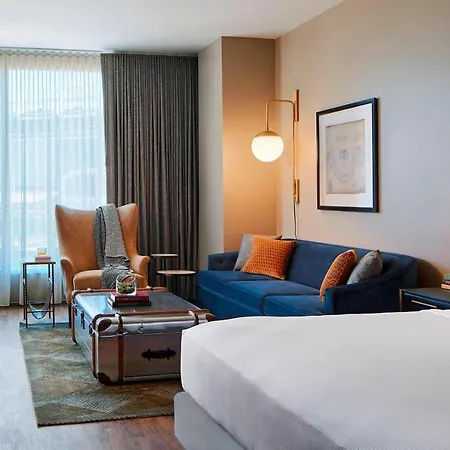 Zachary, Chicago, A Tribute Portfolio Hotel 4*