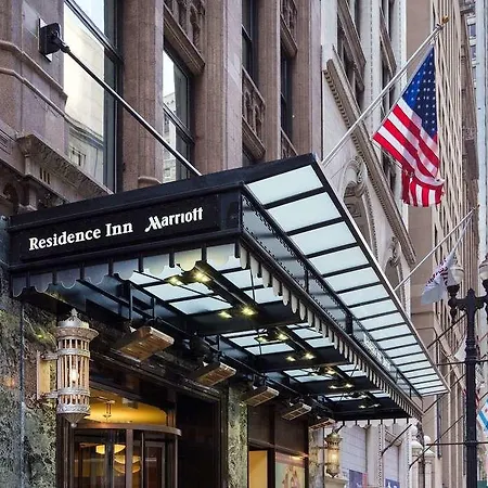 By Marriott Downtown/loop Chicago