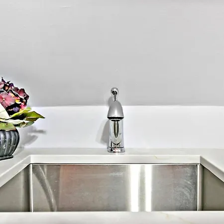 Logan Square - 2b:1b With Den Apartment Chicago