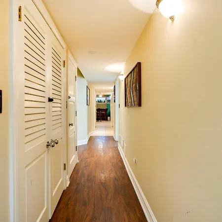 Pet-friendly Vacation Near Downtown *